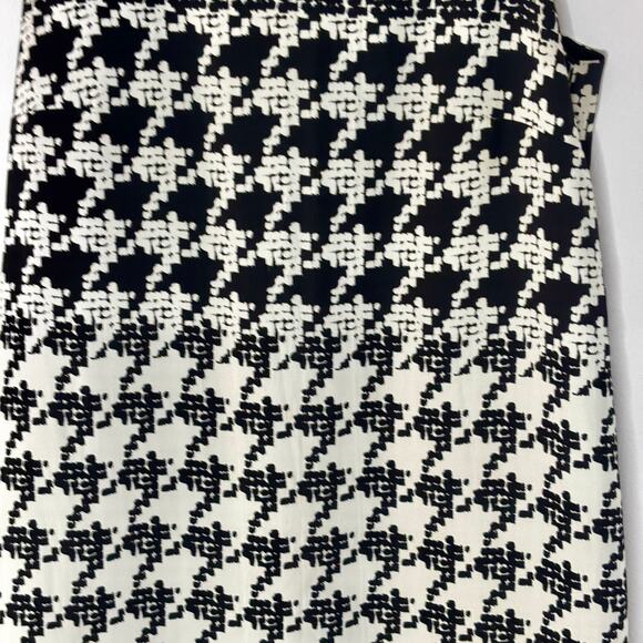 CAbi Women's Black and White Houndstooth Detailed Flowy Tank Top Size Small - Picture 12 of 12
